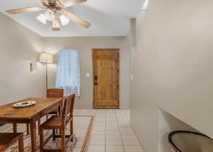 Walkable Barrio Charm *