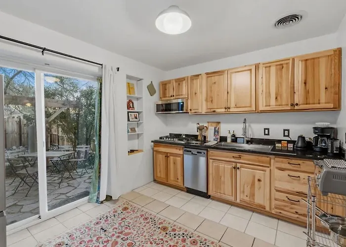 Walkable Barrio Charm