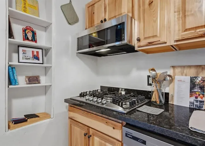 Walkable Barrio Charm *